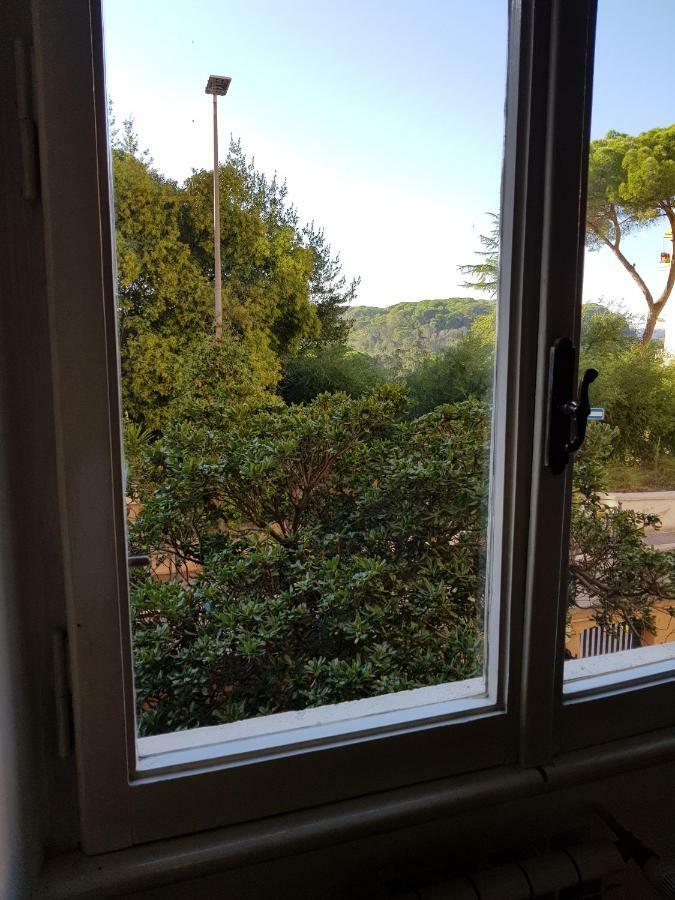 Appartamento Luminoso Con Vista Su Villa Ada Рим Екстериор снимка